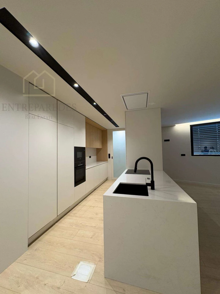 APARTAMENTO T3 COM AMPLA VARANDA PARA COMPRAR EM GONDOMAR - PORTO | OBRA CONCLUÍDA E PRONTO A HABITAR